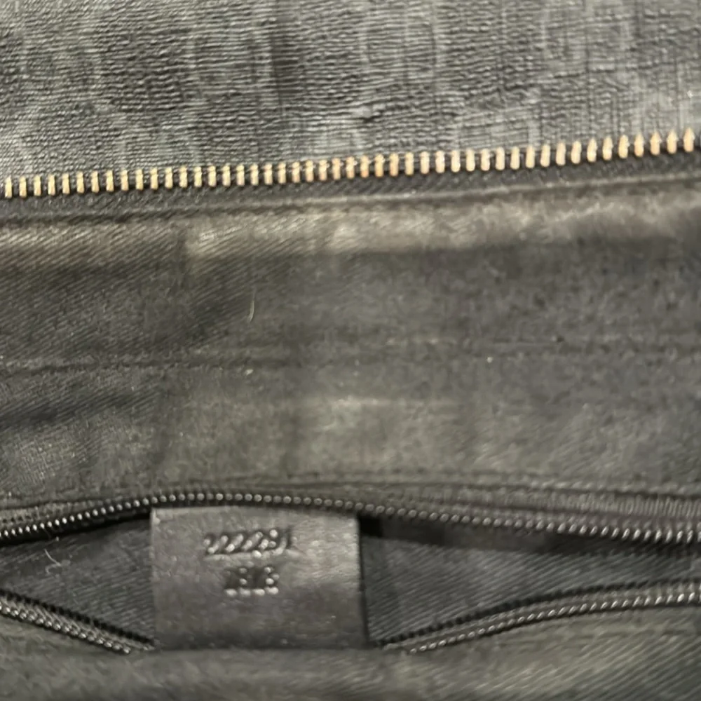 Gucci Black Messenger Bag - Picture 7 of 12
